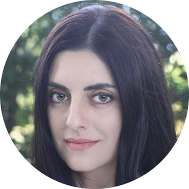 Dilek Yorulmaz Turkish female voiceover Headshot