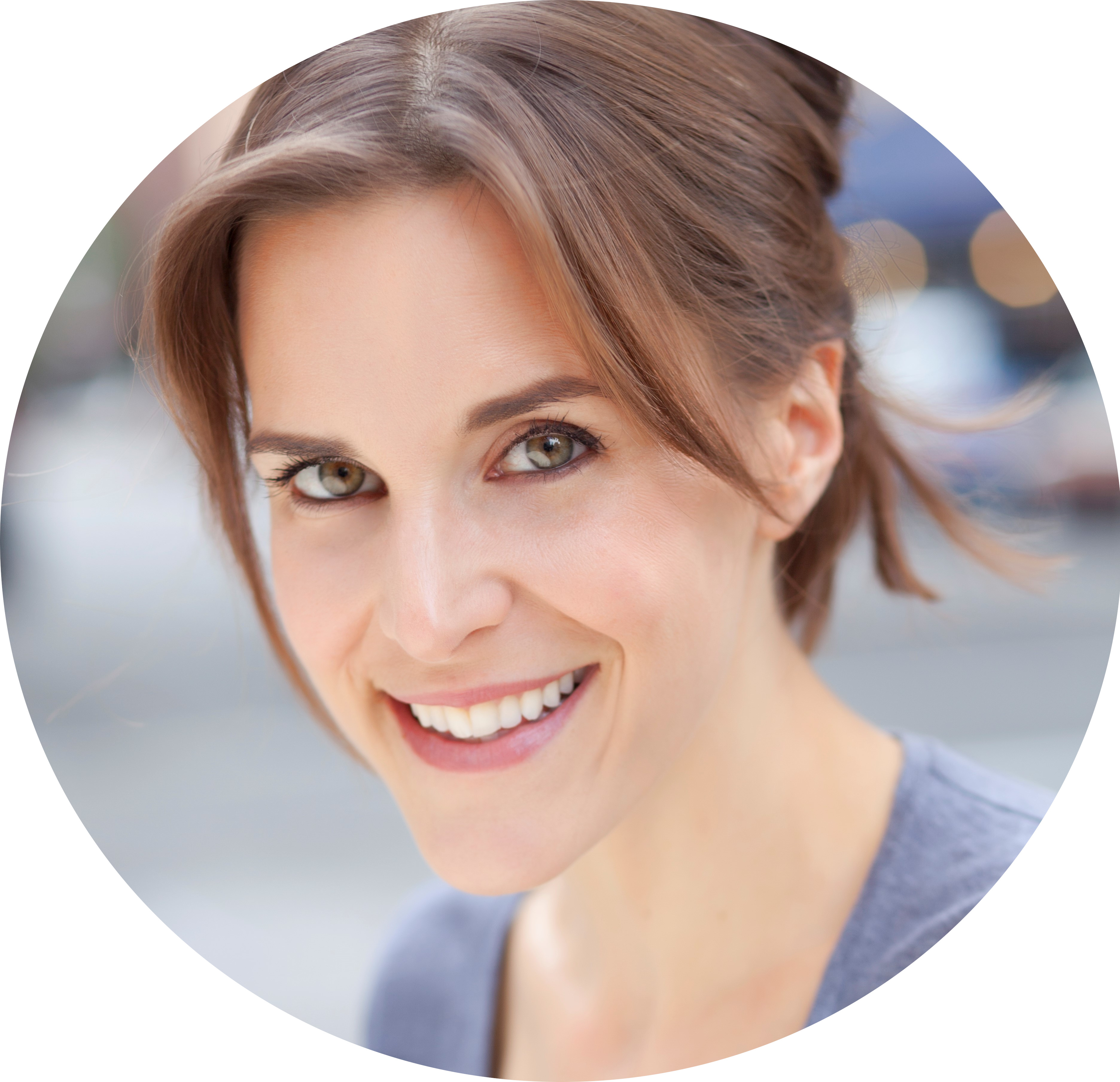 Edith Bukovics Headshot German Austrian Female Actor Voiceover