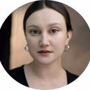 Elina Alminas Headshot Russian Female Voiceover
