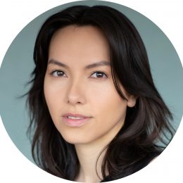 Emilia Gil Headshot US Spanish-Latin Female Artist