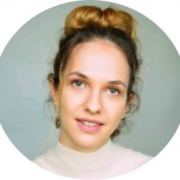 Emily Winkler Headshot Female Voiceover Artist German European
