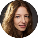 Emmanuela Lia Greek female voiceover Headshot