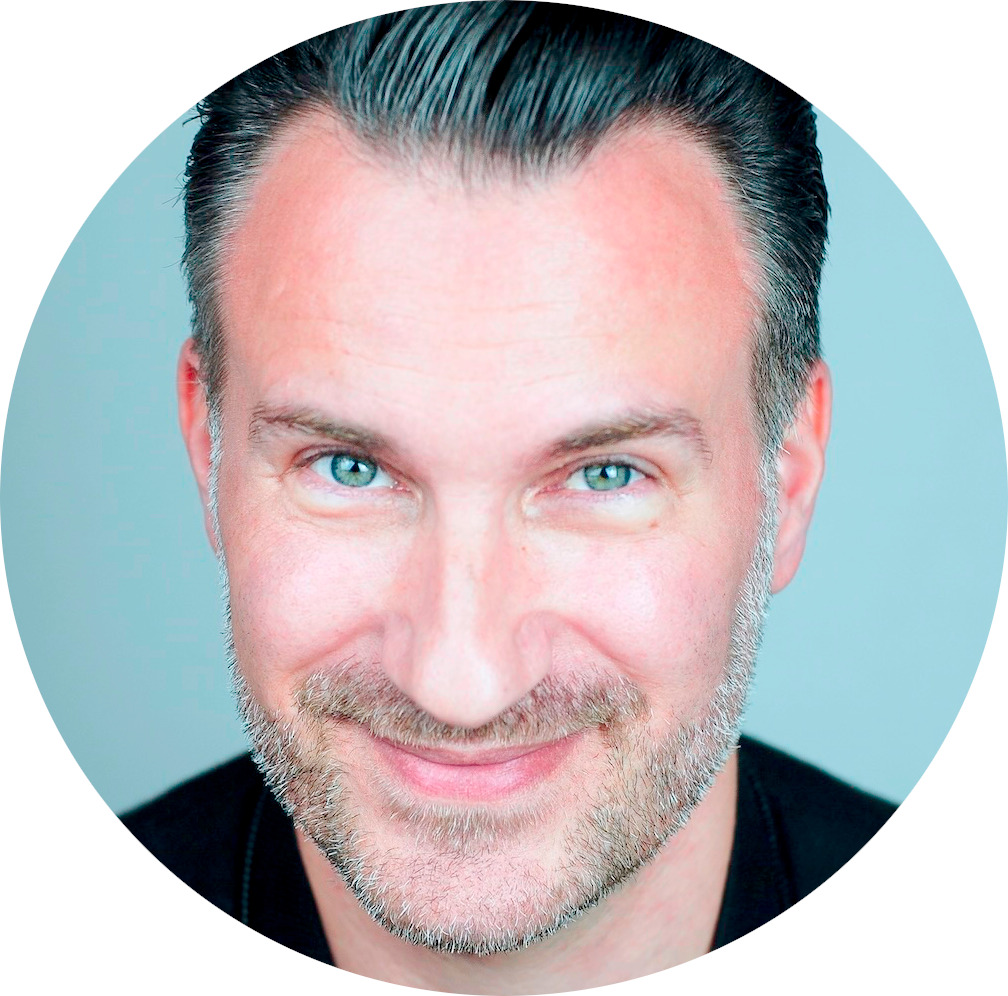 Guillame Laroche Male French Voiceover Headshot