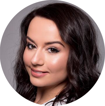 Helayna Liviero, Female, Voiceover, Headshot