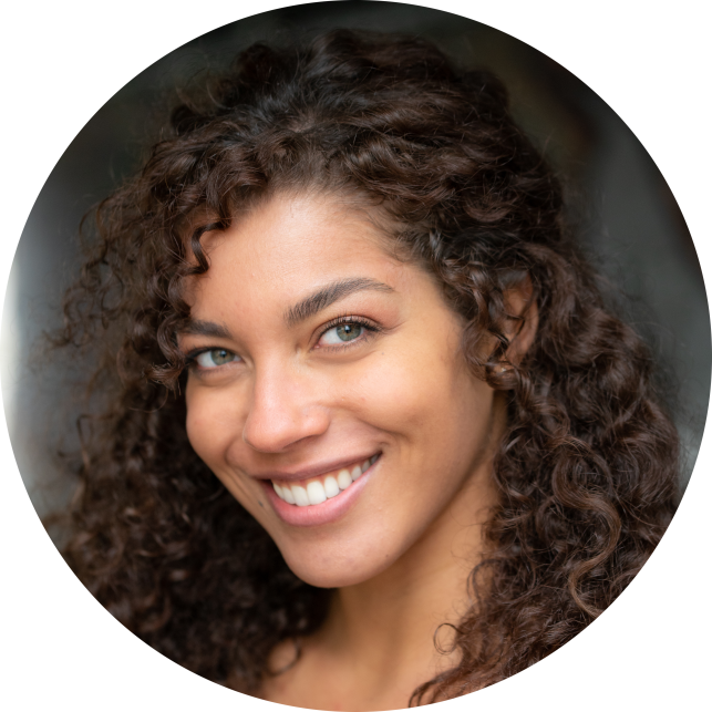 Julia Holden, New, Female, Danish, Voiceover, Headshot Danish, Voiceover, Headshot