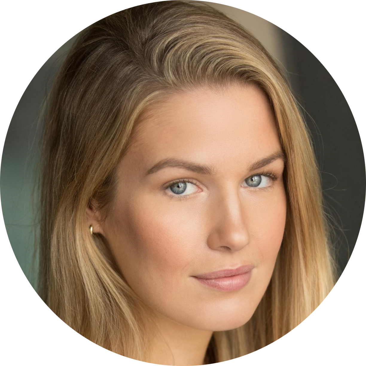 Julia Stubenrauch, Female, German, Voiceover, Headshot