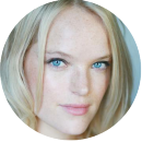 Julie Rogers voiceover headshot