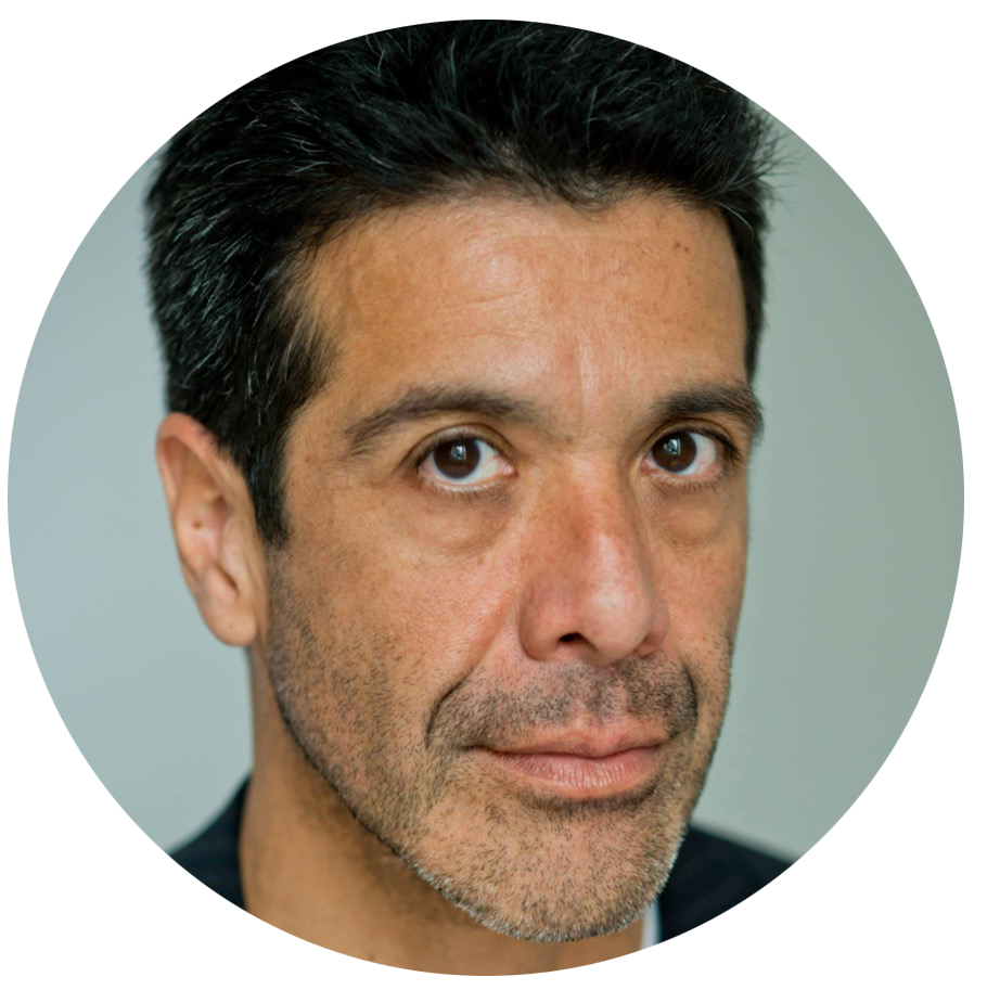 Julio Galan Spanish Latin voiceover headshot