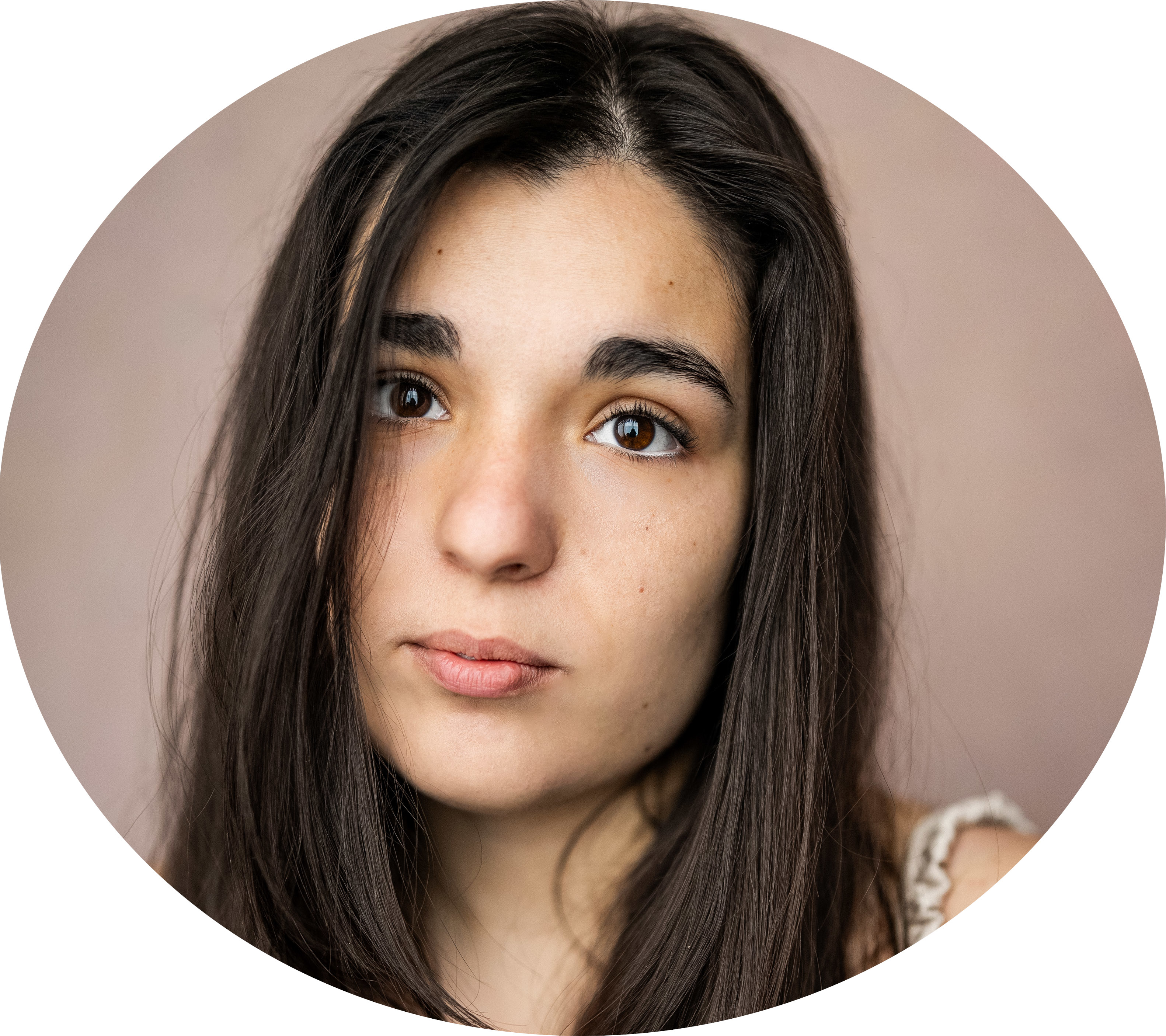 Kat Sigalas Headshot Greek Female Voiceover Artist