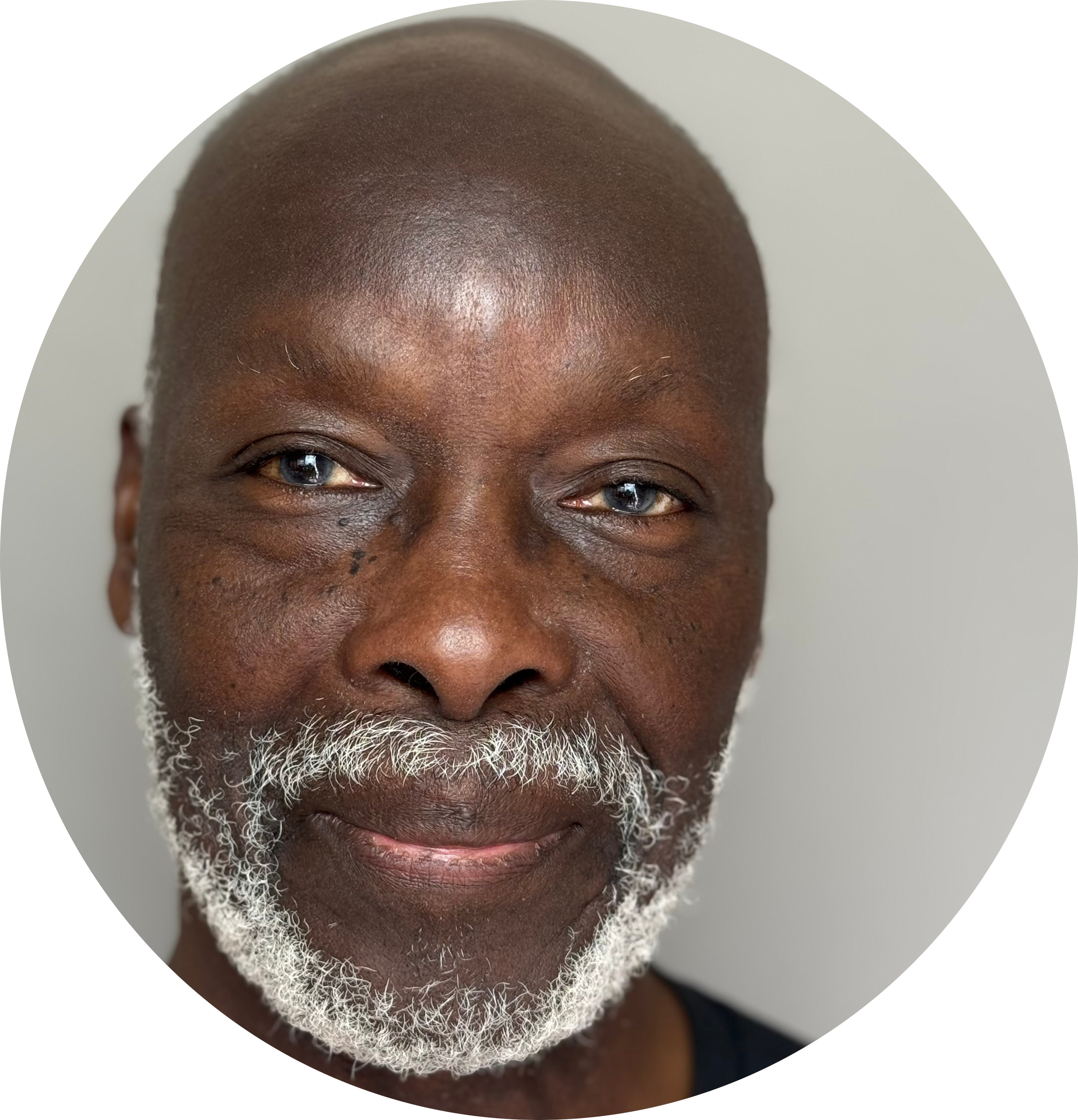 Leo Wringer Headshot Male Voiceover Artist