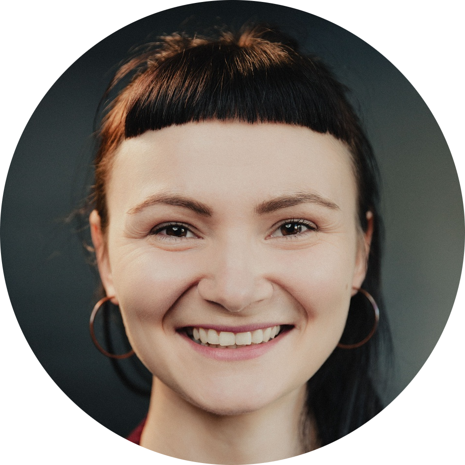 Leena Makoff, New, Female, Polish, VOiceover, Headshot