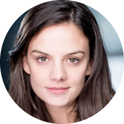 Luna Tosin, Portuguese-Brazilian, Female, New, Voiceover, Headshot