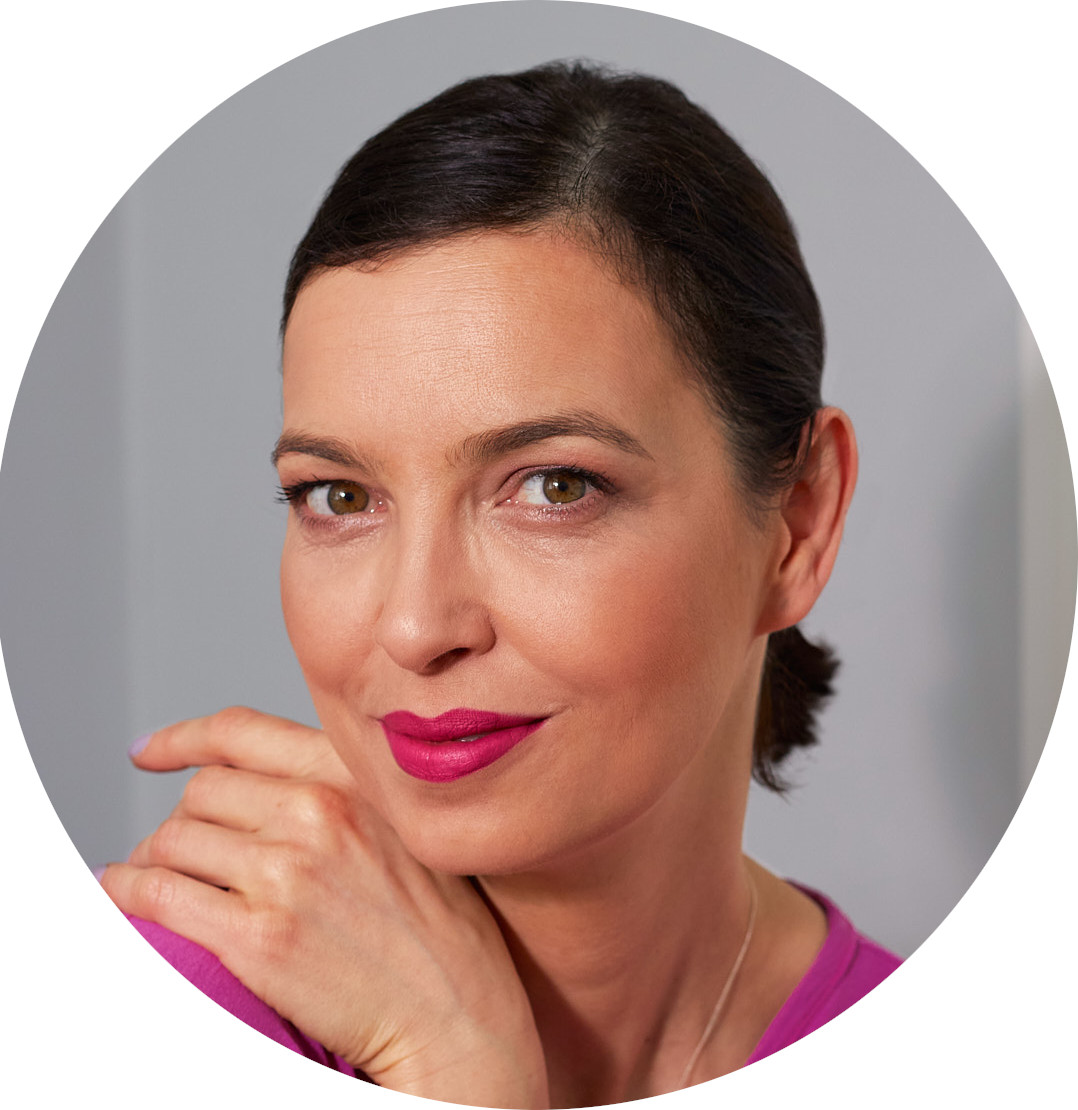 Marta Carvalho Potuguese Artist Headshot Voiceover