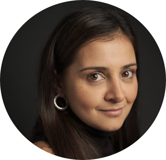 Natalie Davies Female Voiceover Headshot