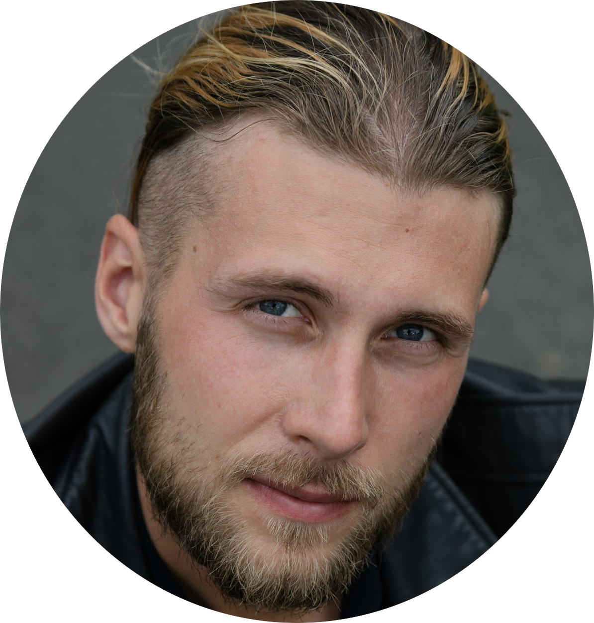 Nik Piven Ukrainian Headshot Male Voiceover Artist