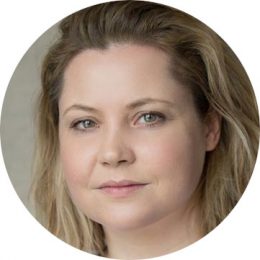 Olivia Darnley female voiceover Headshot