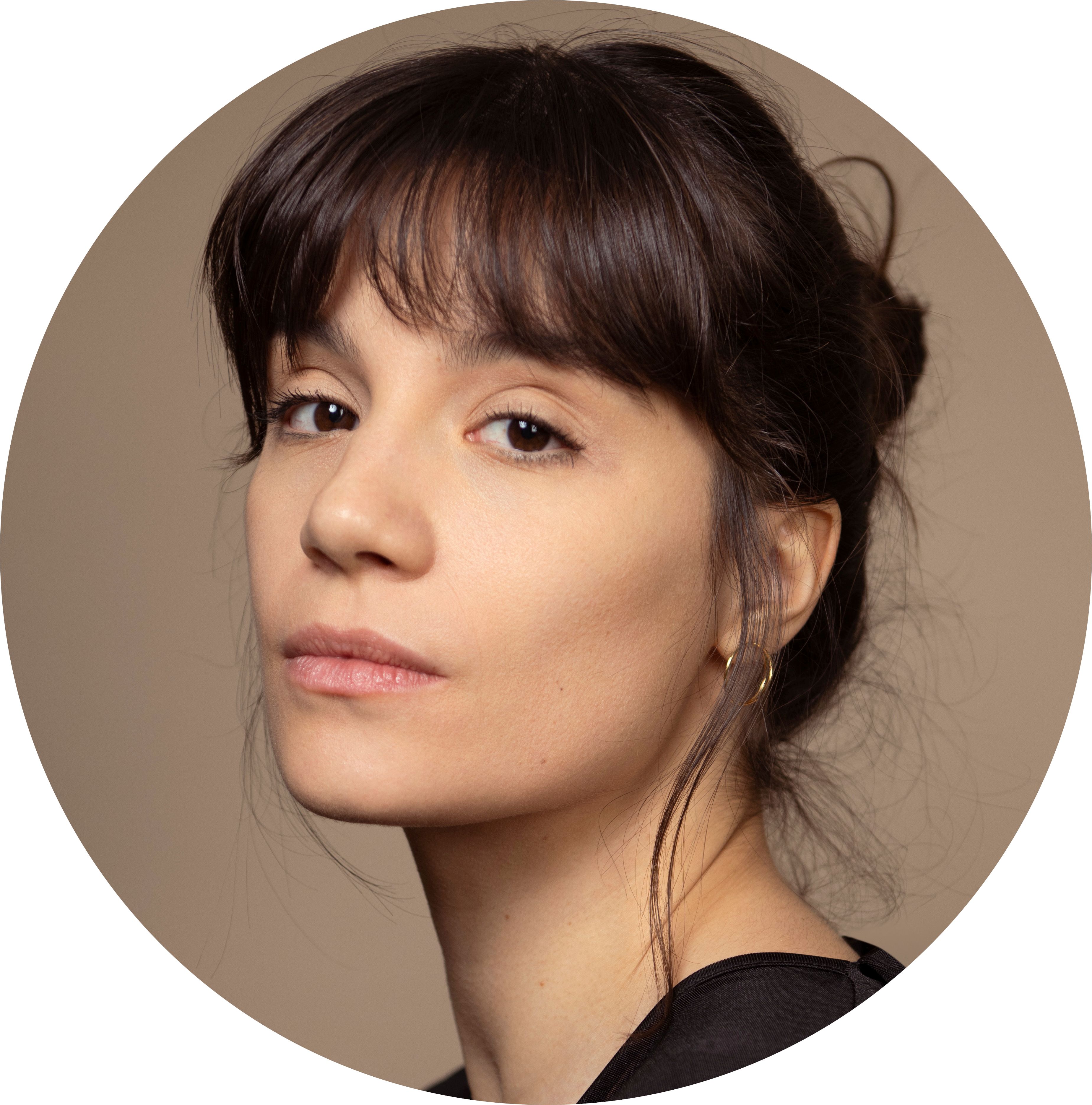 Olivia Popica Headshot Romanian Female Voiceover Artist