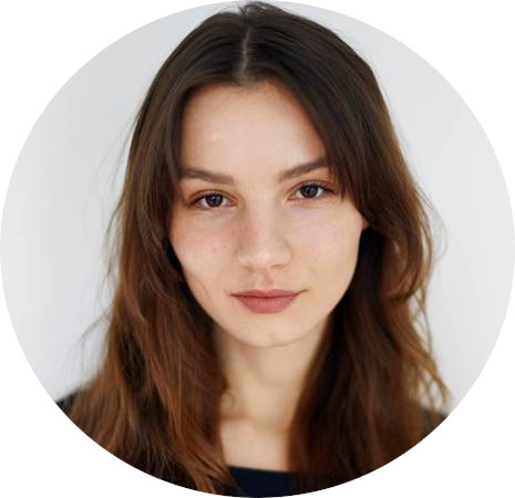 Paloma Van Tol Headshot German Voiceover Artist