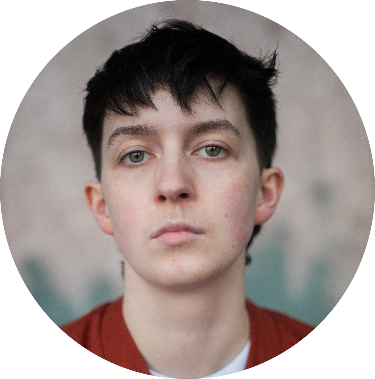 Ros Watt Headshot Non-binary Voiceover Artist ScottishActor