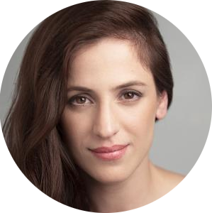 Sara Ballesteros Spanish Female Voiceover Headshot