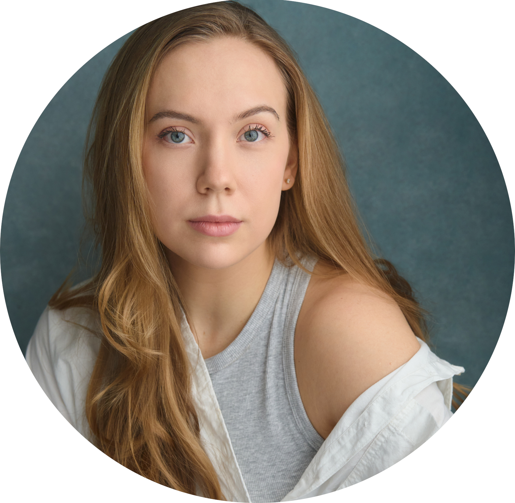Sydney Miede- HEADSHOT American Female Voiceover Artist
