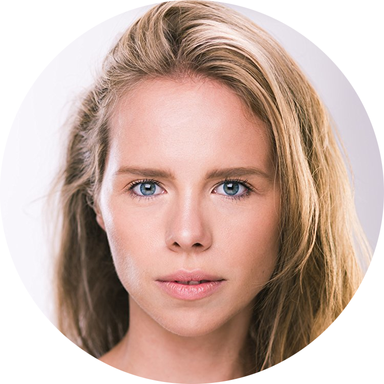 Yanina Hope, Russian, Female, Voiceover, Headshot